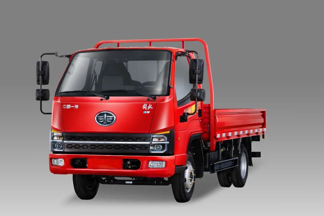 百舸争流竞龙舟端午节安康祝各位卡友:原材料:一汽红塔解放霸铃v6轻卡