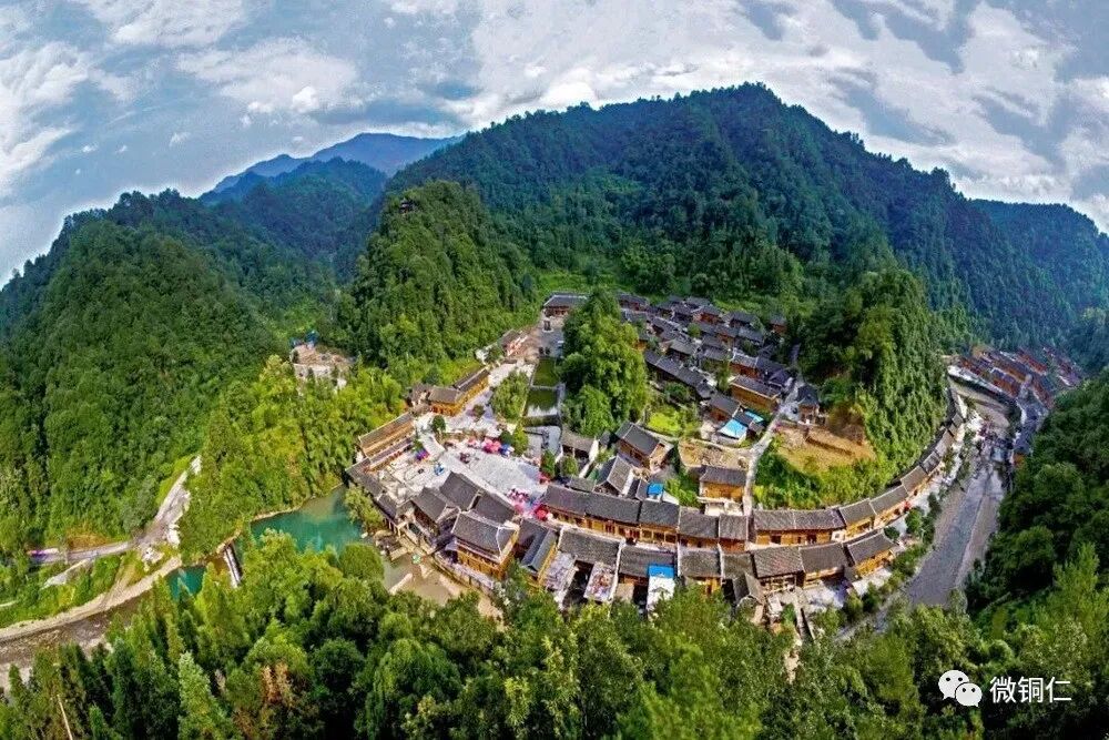 新华社记者探访铜仁佛顶山发现惊人秘密