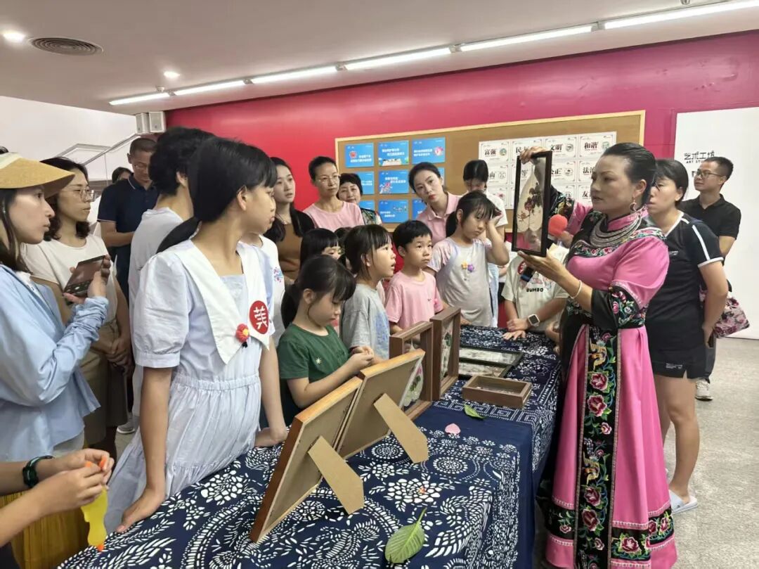 【巾帼风采】杨丽：非遗传承路上的创新开拓者