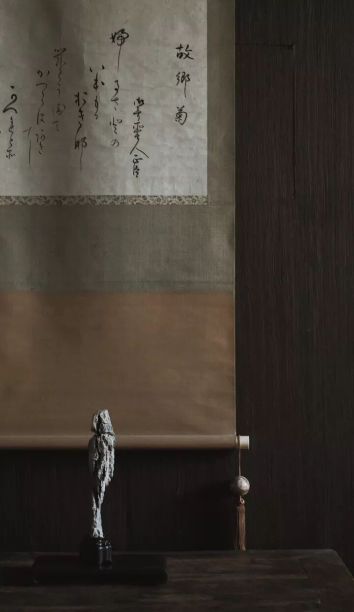 有一种治愈，叫躲进红木书房看一本书，喝一口茶