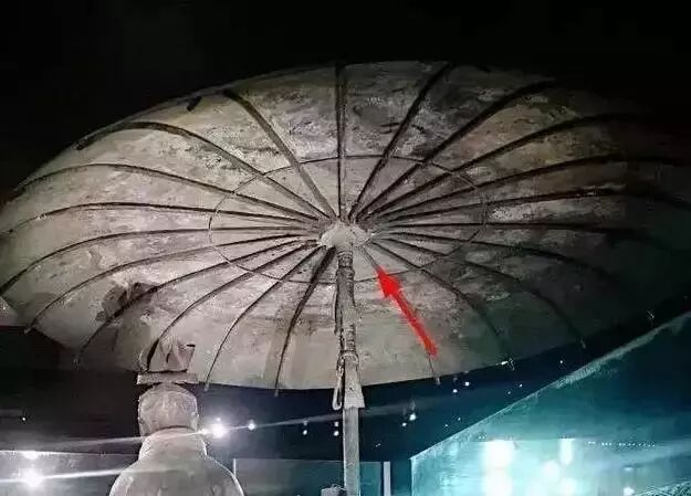 秦始皇铜车马上那把伞，才是最逆天的设计！的图13