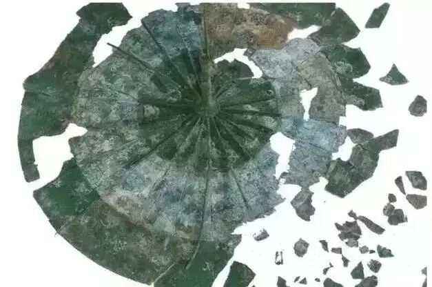 秦始皇铜车马上那把伞，才是最逆天的设计！的图14