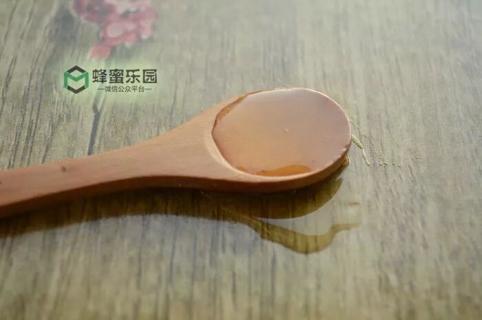 上班族中午喝蜂蜜，缓解疲劳补充营养！
