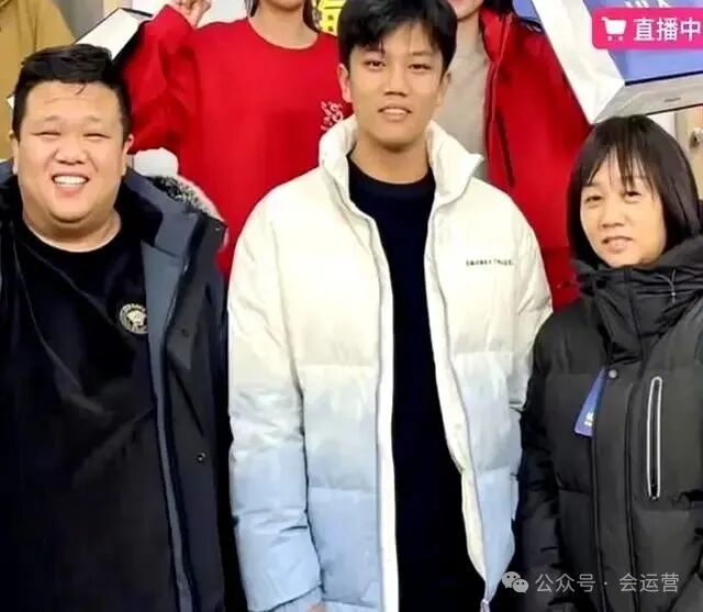 300万寻亲网红解清帅塌房？被骂到关闭评论区！仅仅是因为给高考生送凉白开吗？