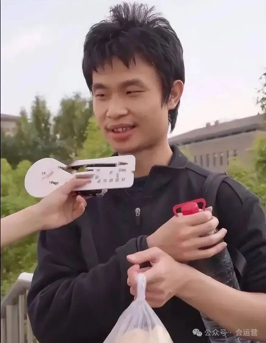 北大韦东奕账号要注销或停更？多方回应！3天涨粉超过2300万，韦神应该被保护起来！