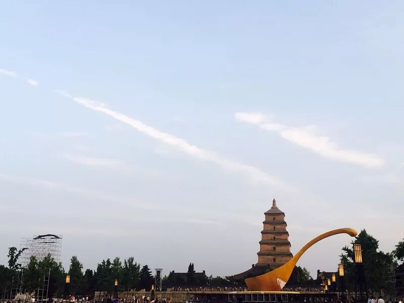 һһ·50ĲԽδйȫ򾭵䣿