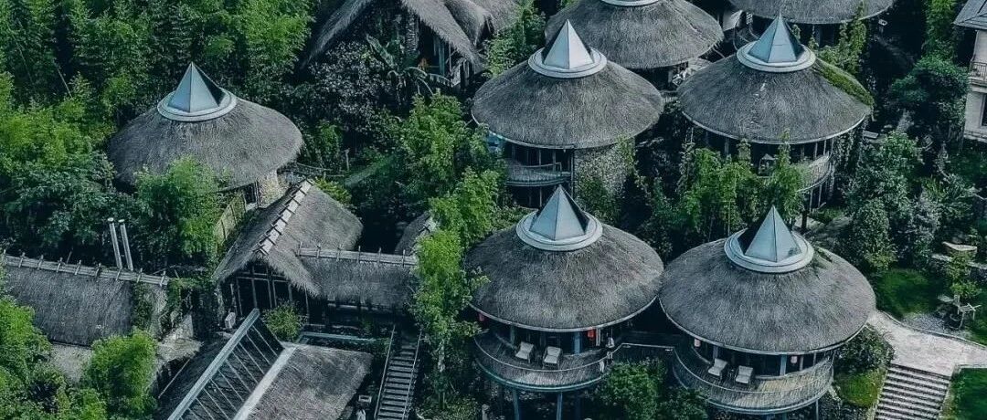 网红民宿到底能挣多少钱？一些小破村庄被改造后，竟一手烂牌打出了王炸！