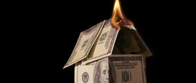 中国买家提前撤离，巴菲特带头抛售后，马斯克决定清掉最后一套房产