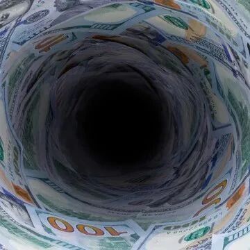 美国85周放水33万亿，或将万亿赤字风险转嫁11国，越南经济出现暴跌