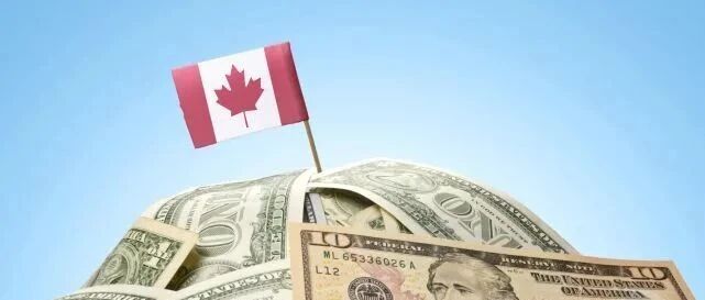 美国对加拿大举起经济屠刀后，加拿大效仿德国，迅速反击，亮剑，意味深长