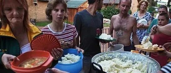 美国官方调查：成千上万的美国人负担不起三餐，赤字大山或将崩塌