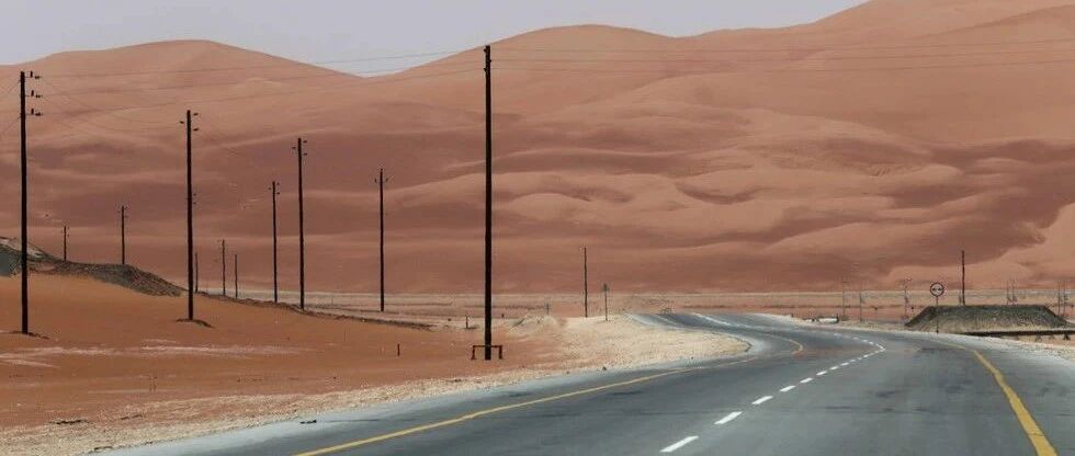 沙特正式宣布不再是产油国，美国或嗅到能源危机，事情有新变化