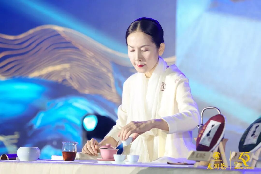 “2019龙润茶匠心十五年品牌与发展峰会”在三亚举行，推动龙润茶大发展​