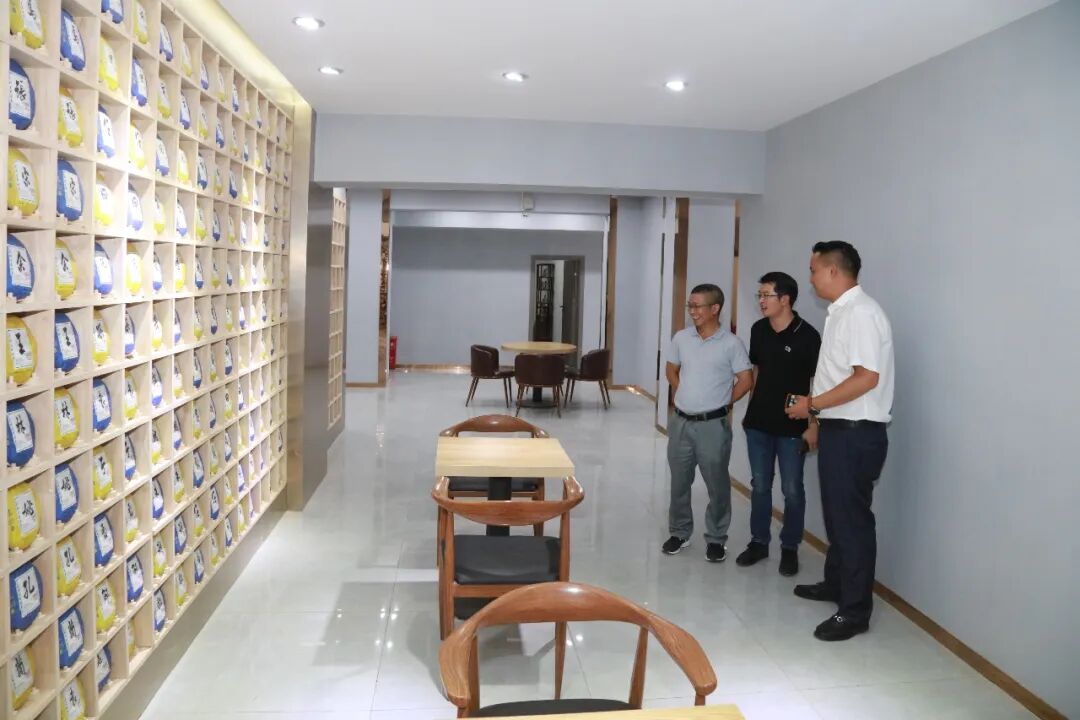 元阳县委常委、常务副县长余胜华一行莅临龙润、理想，考察大健康产业发展项目