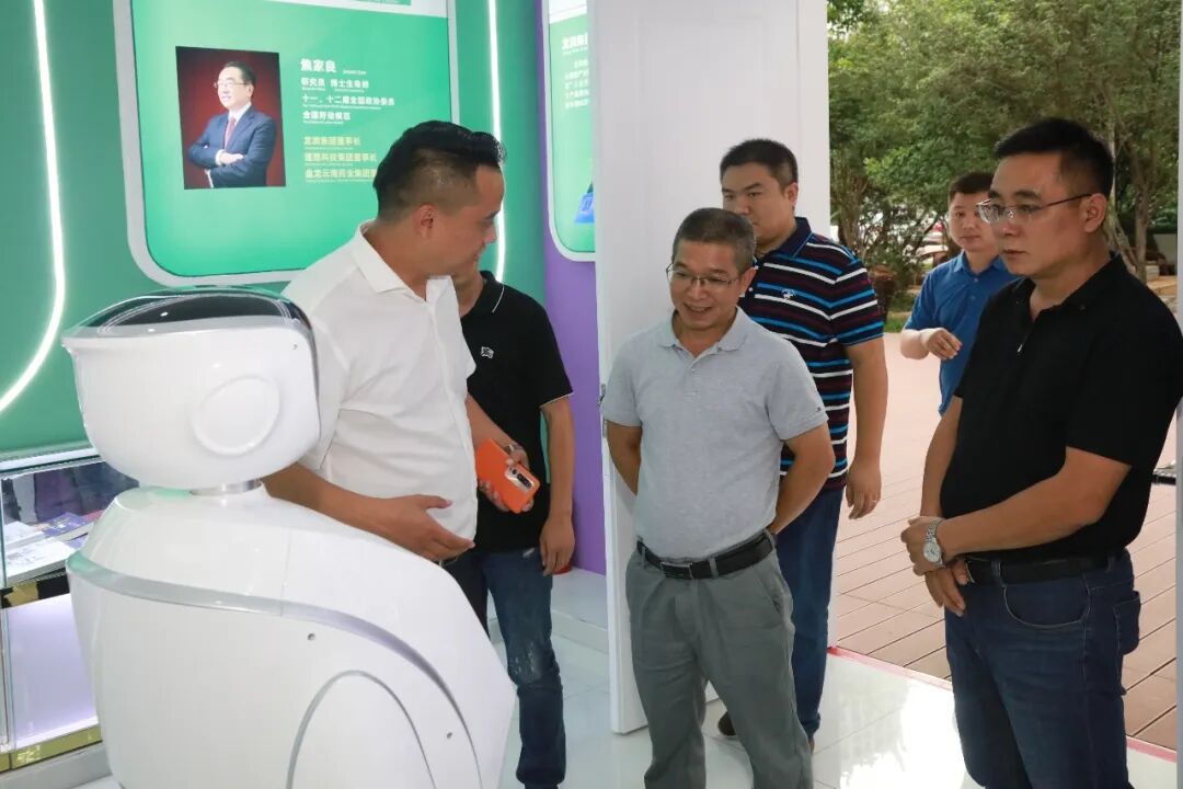 元阳县委常委、常务副县长余胜华一行莅临龙润、理想，考察大健康产业发展项目