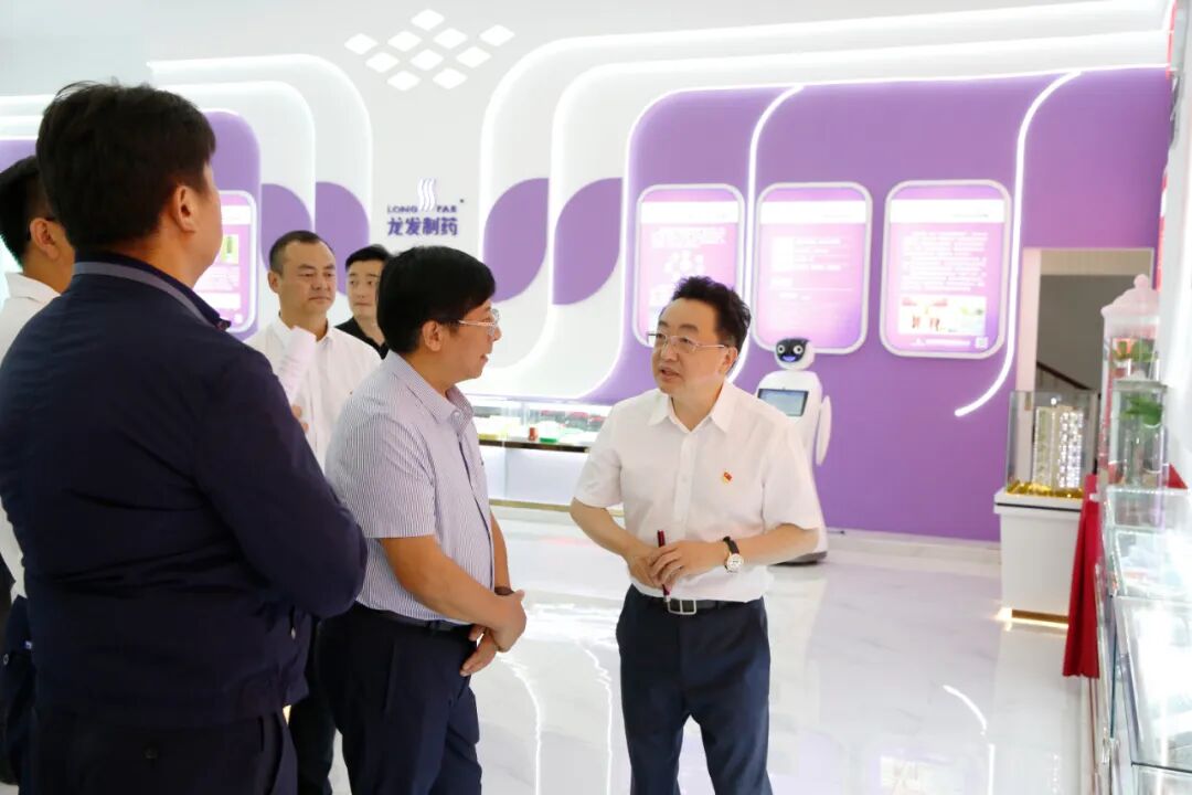 官渡区委书记和丽川一行莅临龙润参观考察，推进云茶产业发展