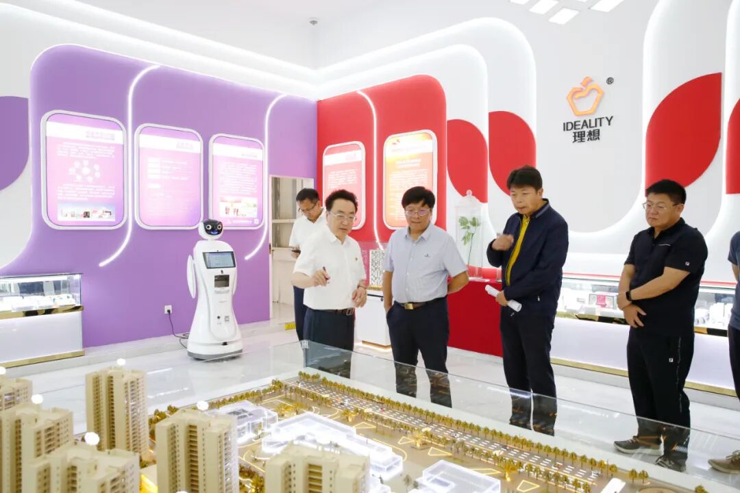 官渡区委书记和丽川一行莅临龙润参观考察，推进云茶产业发展