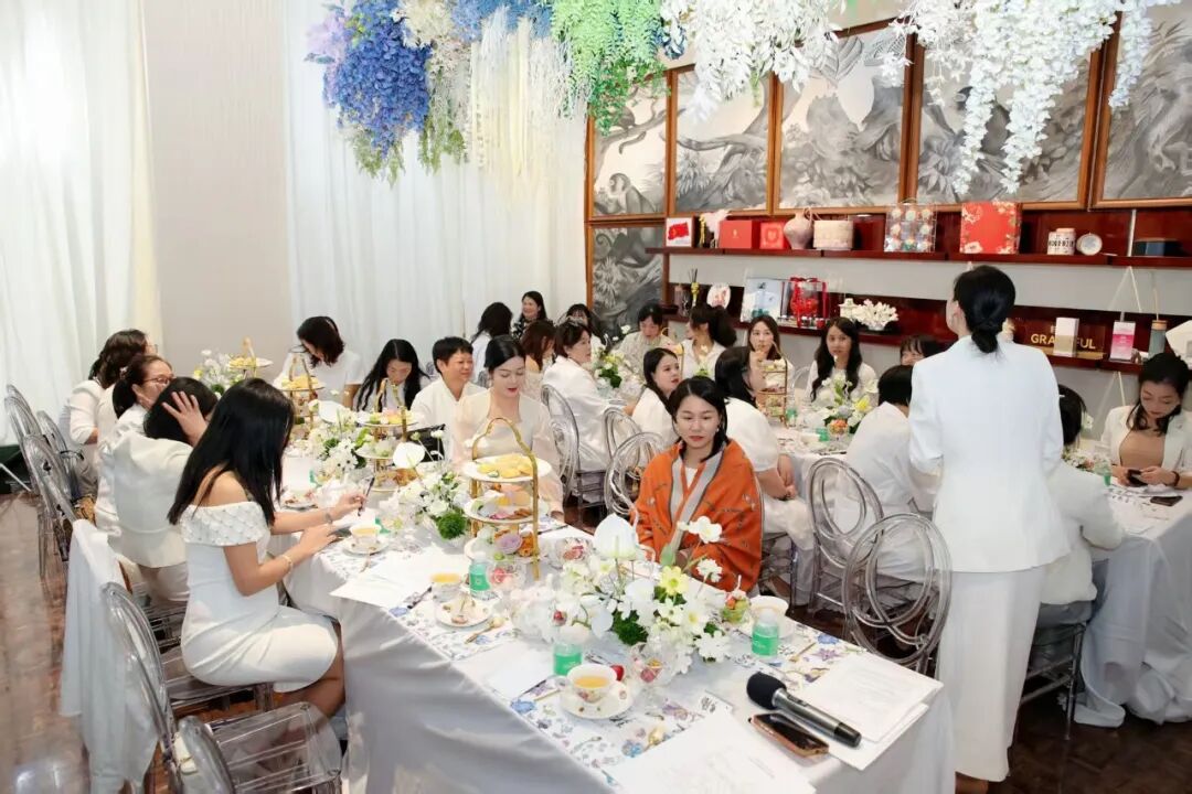 女企委动态 | “白衫映韶华 智语绽芳华”女企业家精英沙龙圆满举行