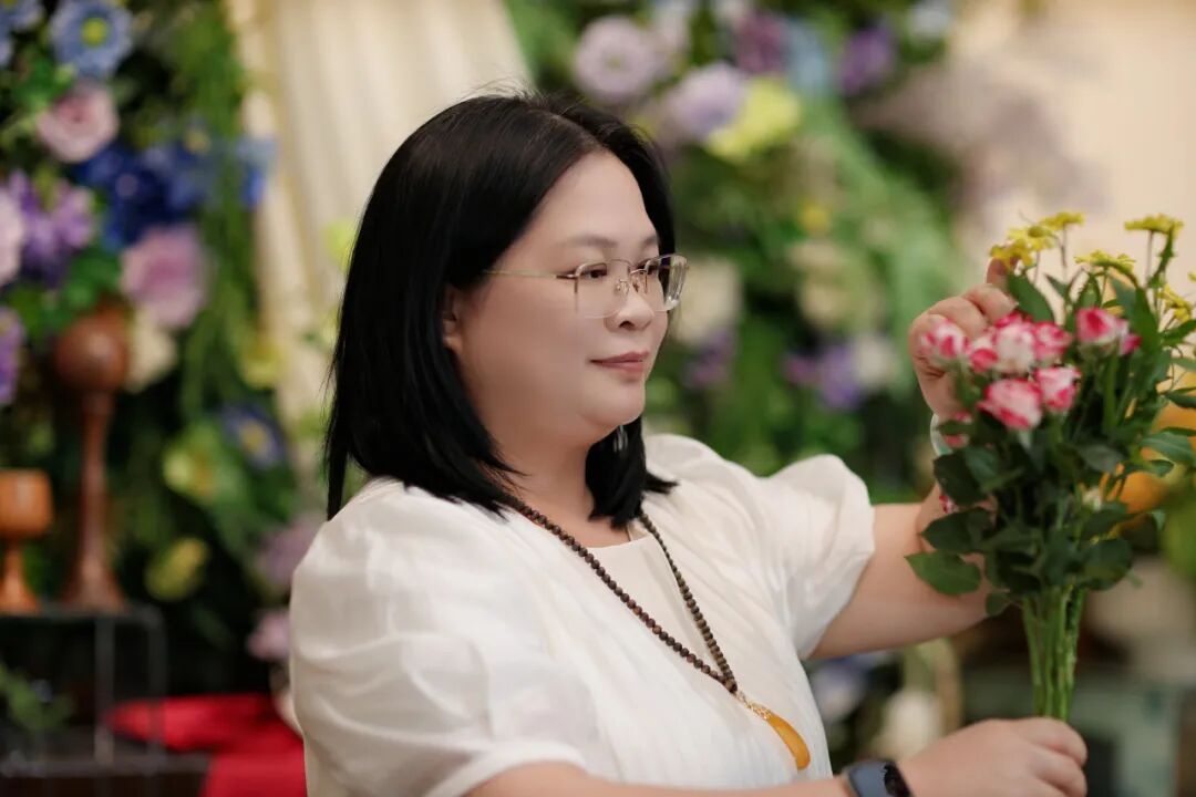 女企委动态 | “白衫映韶华 智语绽芳华”女企业家精英沙龙圆满举行