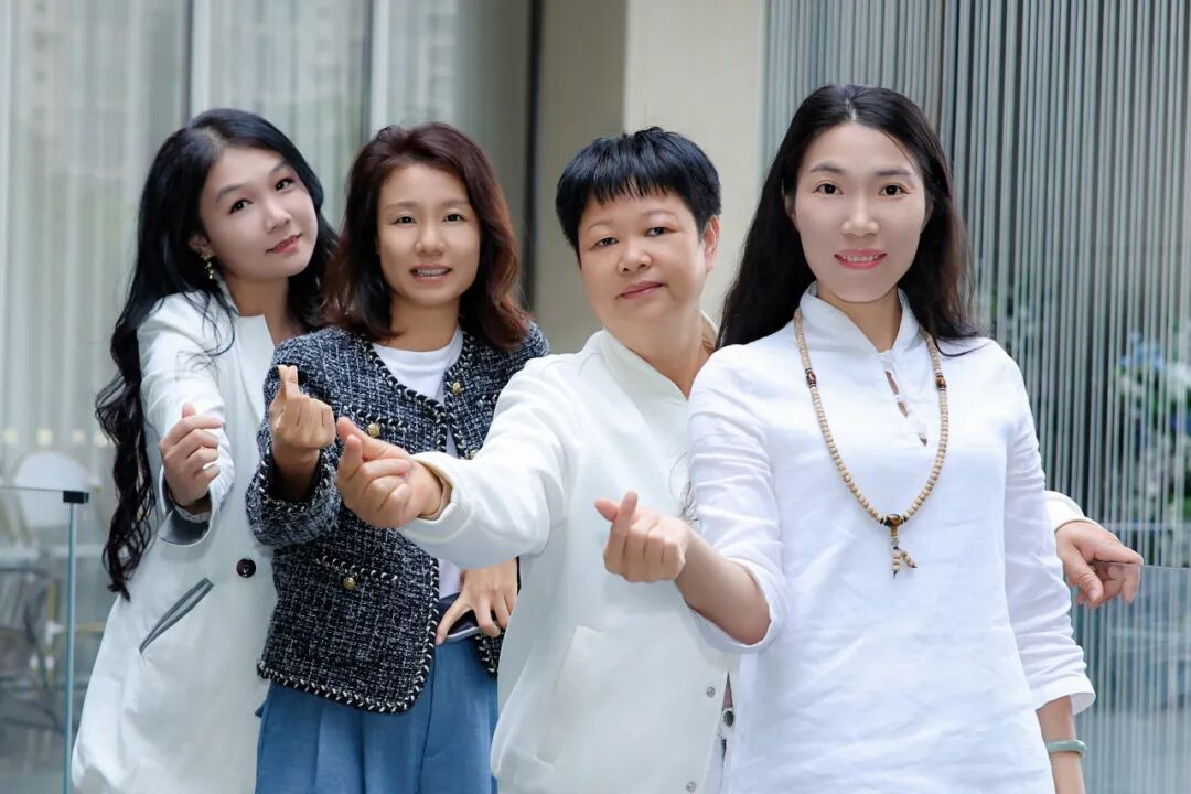 女企委动态 | “白衫映韶华 智语绽芳华”女企业家精英沙龙圆满举行