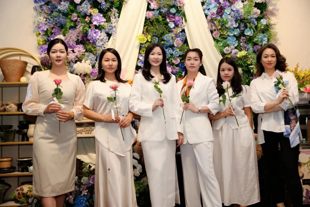 女企委动态 | “白衫映韶华 智语绽芳华”女企业家精英沙龙圆满举行