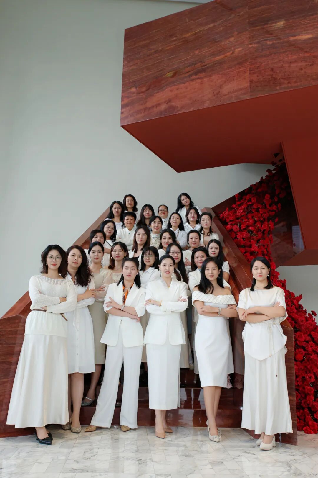 女企委动态 | “白衫映韶华 智语绽芳华”女企业家精英沙龙圆满举行