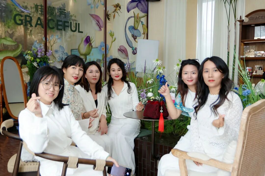 女企委动态 | “白衫映韶华 智语绽芳华”女企业家精英沙龙圆满举行