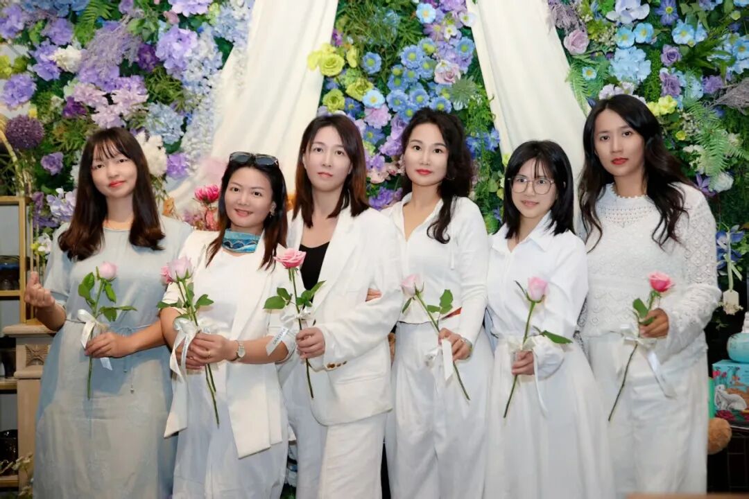 女企委动态 | “白衫映韶华 智语绽芳华”女企业家精英沙龙圆满举行