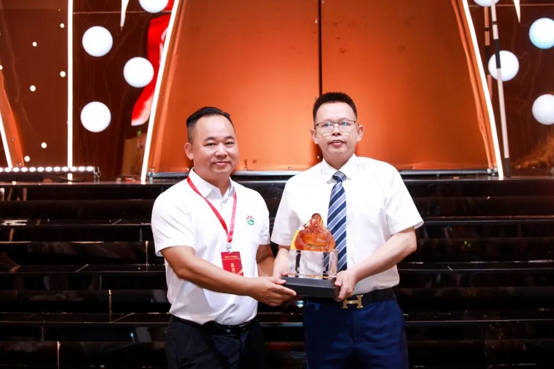 商会动态 | 热烈祝贺东莞市广西平南商会第四届理事会就职典礼暨20周年庆典圆满举办，莫斌武连任第四届会长