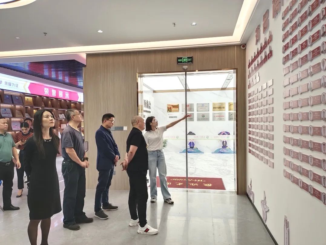 商会动态 | 中德合作如何破局掘新机？——德国下萨克森州中国企业协会会长王磊一行莅临商会资源对接交流座谈