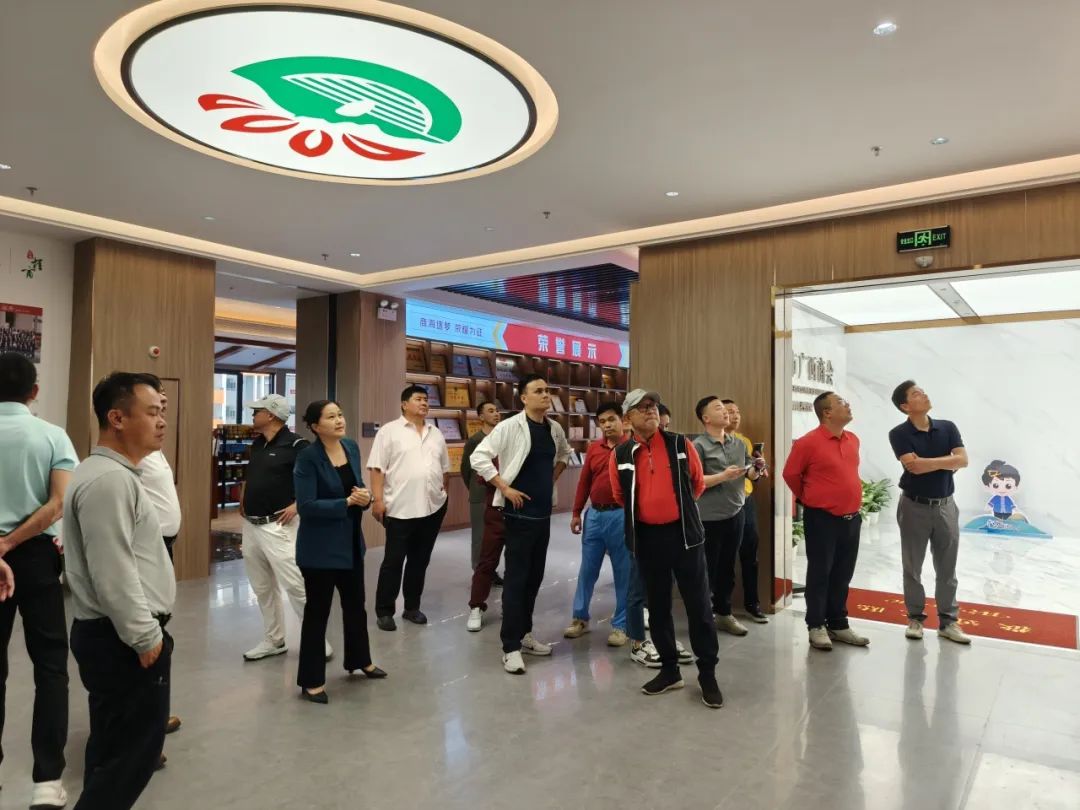 高球队动态 | 桂情聚力 交流共赢——东莞桂商高球队与新贵派（广西）俱乐部企业家走访交流座谈