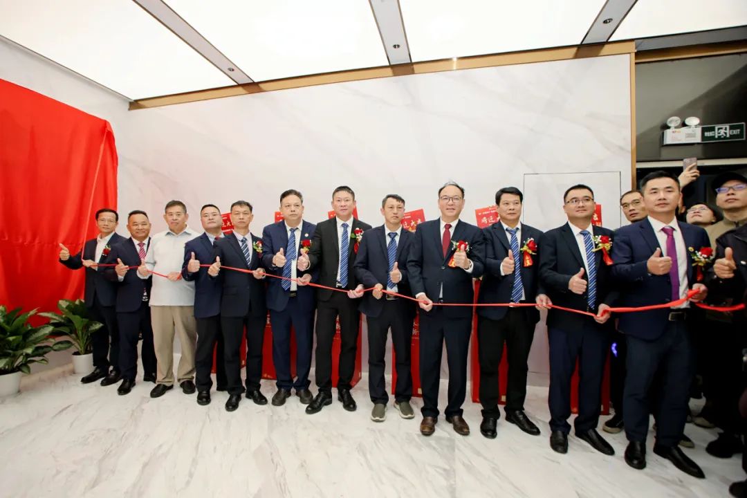 迈向未来 信启新章——东莞市广西商会乔迁盛典暨信发产业集团15周年庆圆满举行
