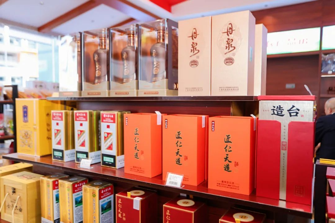 迈向未来 信启新章——东莞市广西商会乔迁盛典暨信发产业集团15周年庆圆满举行