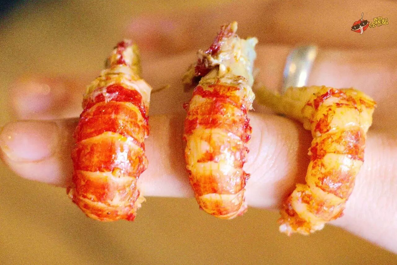 "一口入魂"的青岛网红小龙虾,闻到味道就开始癫狂了!