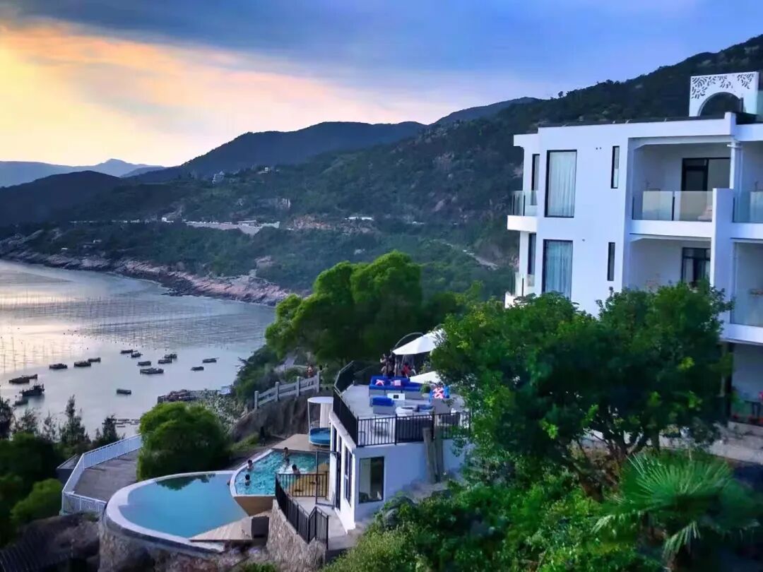 65在网红民宿"拾间海",记者见到了东壁村第一个创办民宿的"吃螃蟹者