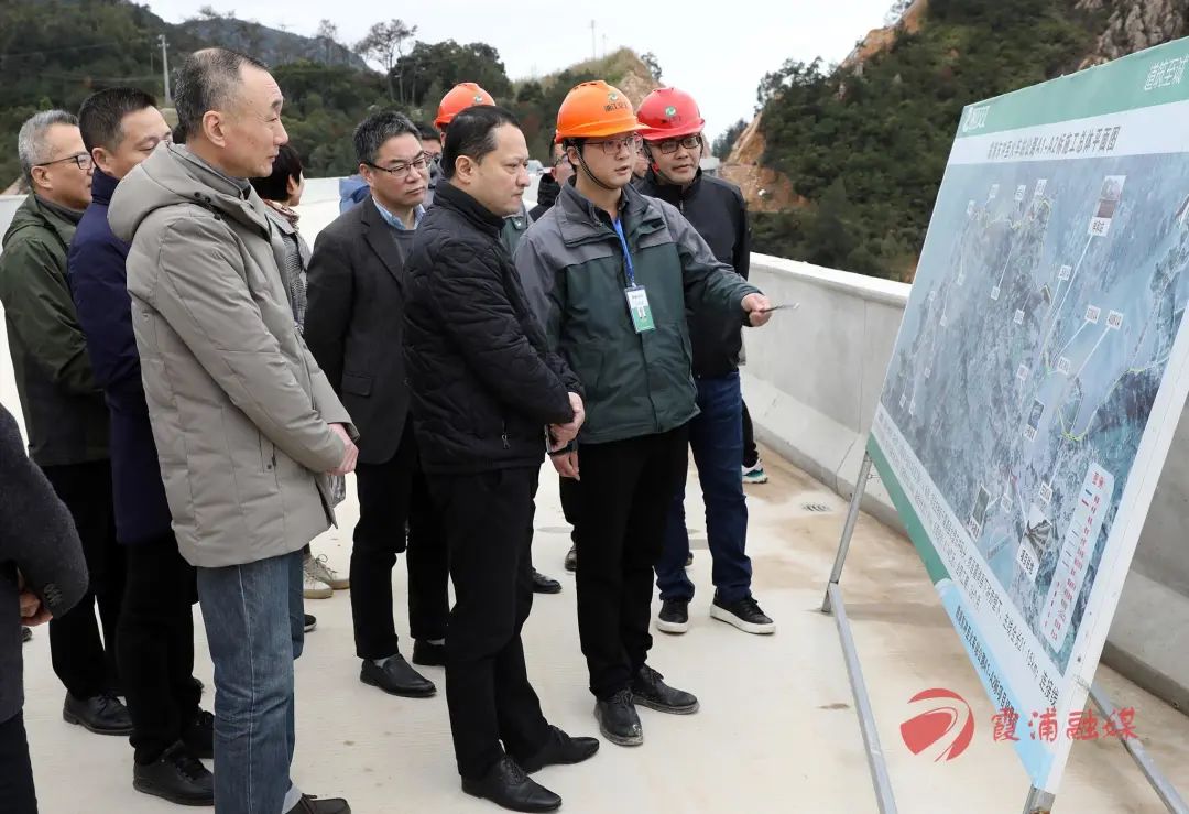 察看寧上高速霞浦段a1標東吾洋特大橋建設情況並聽取業主單位寧德三都