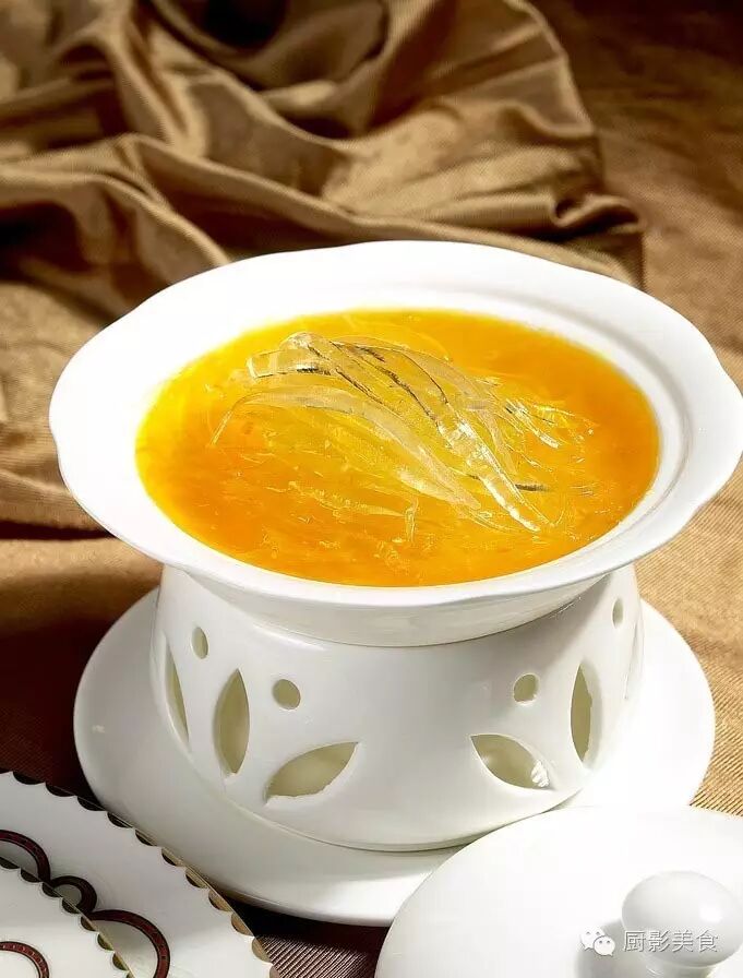 因当地无天九翅,所以骨翼翅就成为最大的翅,当地人称为great,来到香港