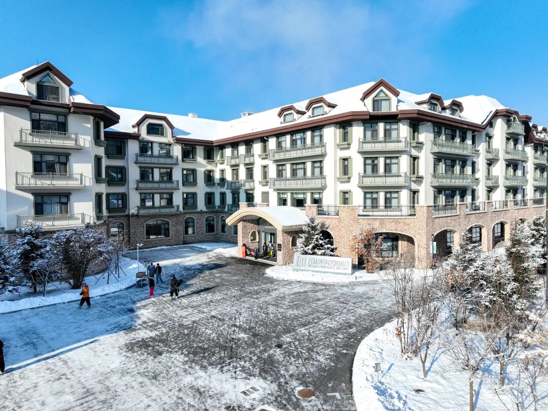 吉林万峰通化滑雪场早鸟套餐399起 高铁直达周末滑雪住宿全包