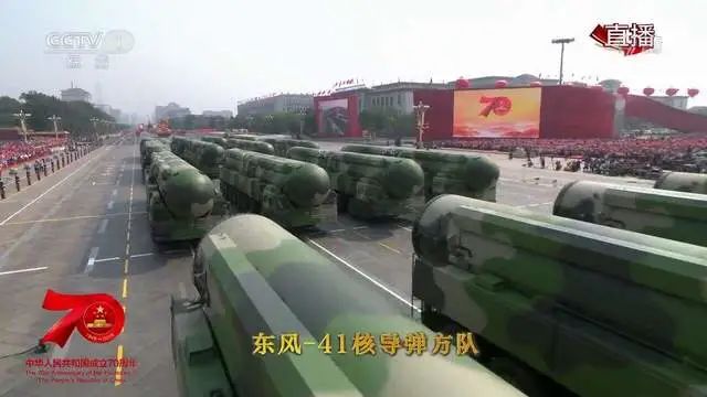 东风-41洲际导弹有多猛？携带10枚核弹头，半小时可直达美国！东风导弹发展史的图3