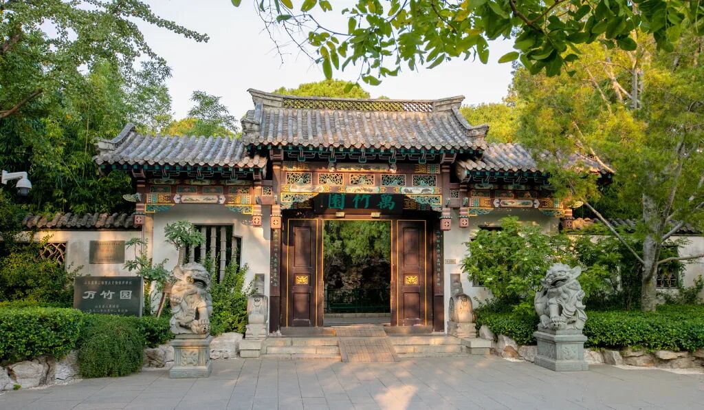 置身于另一个时空,这里就是糅合北京王府,南方庭院,济南四合院建筑特