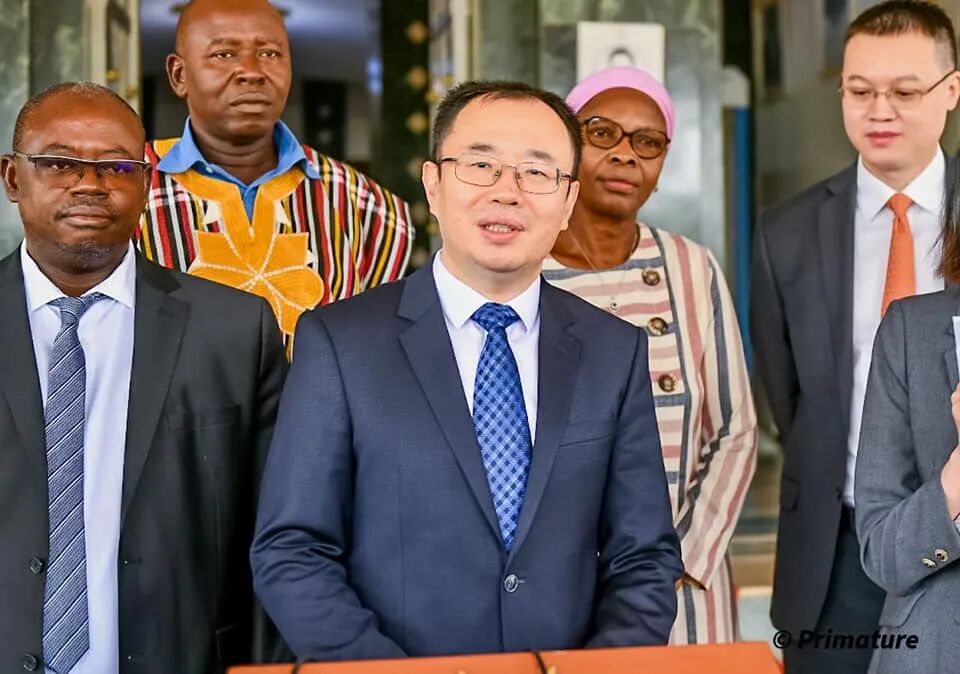 i 布基纳法索:卢山大使会见总理韦德拉奥戈_德国_新闻_华人头条