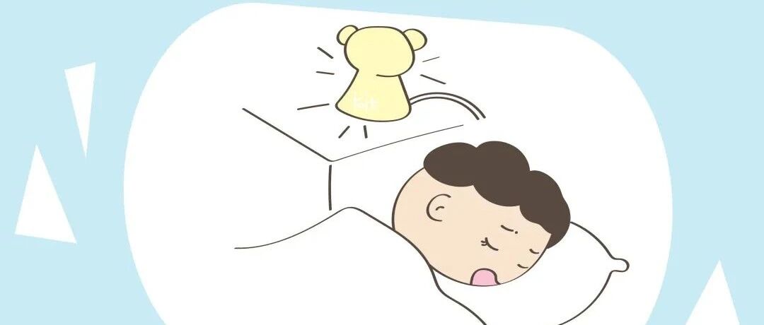 宝宝刚满月，白天睡晚上“作”，妈妈要学会帮其调整作息