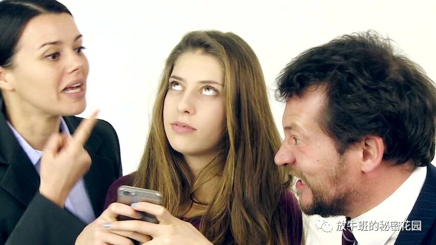 《该不该让孩子到上高中时才拥有一部手机呢？》