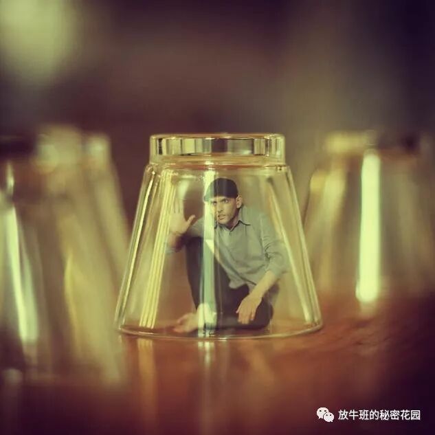 《数字化时代的生活体验：一组超现实主义概念摄影作品（二）》