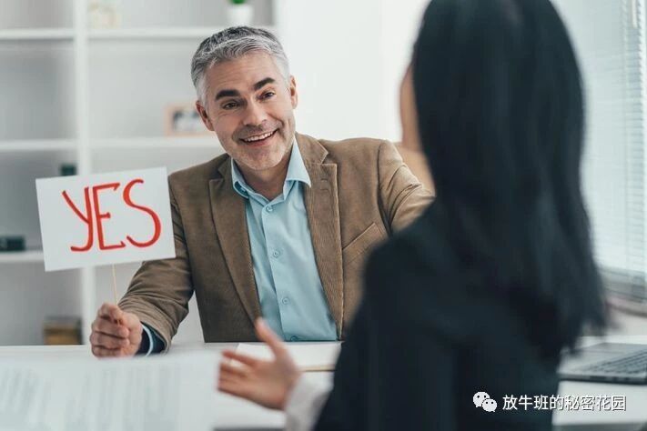 《这个简单的即兴技巧能帮你实现团队协作》