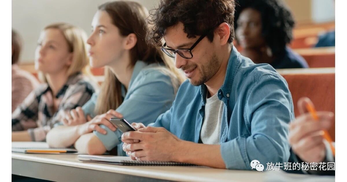《最新研究发现：社交媒体显著影响学生思维方式和课堂学习习惯》