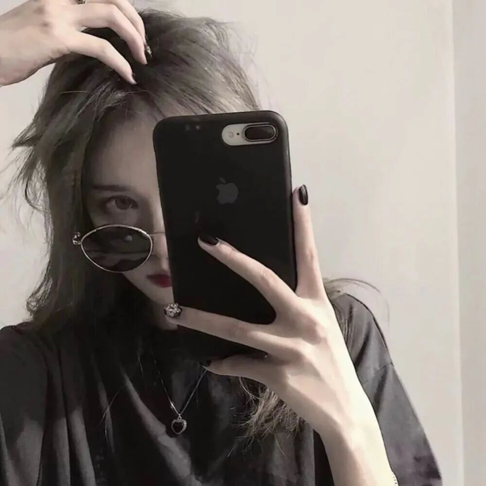 抖音头像丨可爱搞笑女生戴墨镜头像,真人头像_https://www.wugseo.