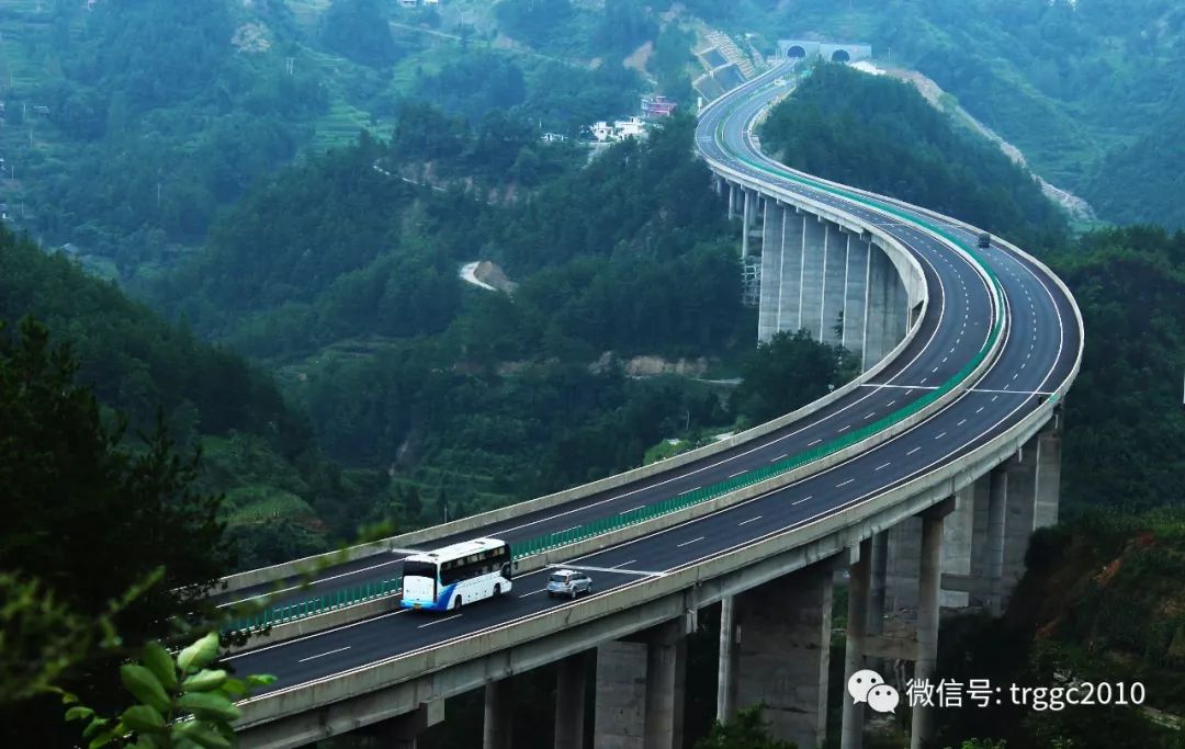 收費站互通路杭瑞高速德江段杭瑞高速銅仁段龍生特大橋梵淨山東收費站