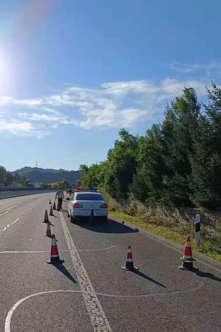 新车开"烂"才知:犯困别喝红牛,教你"止困"妙招,提神不