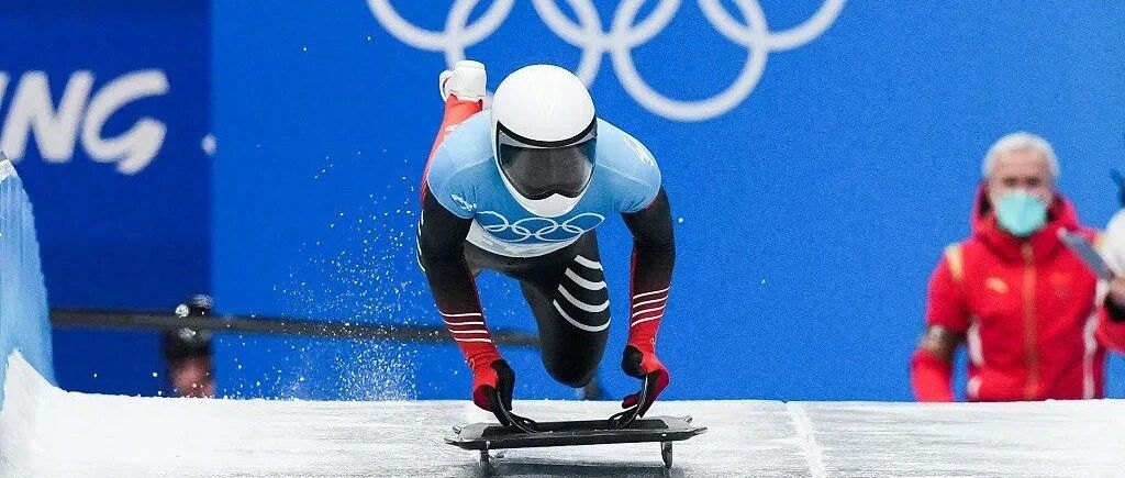 历史突破！闫文港夺钢架雪车铜牌！